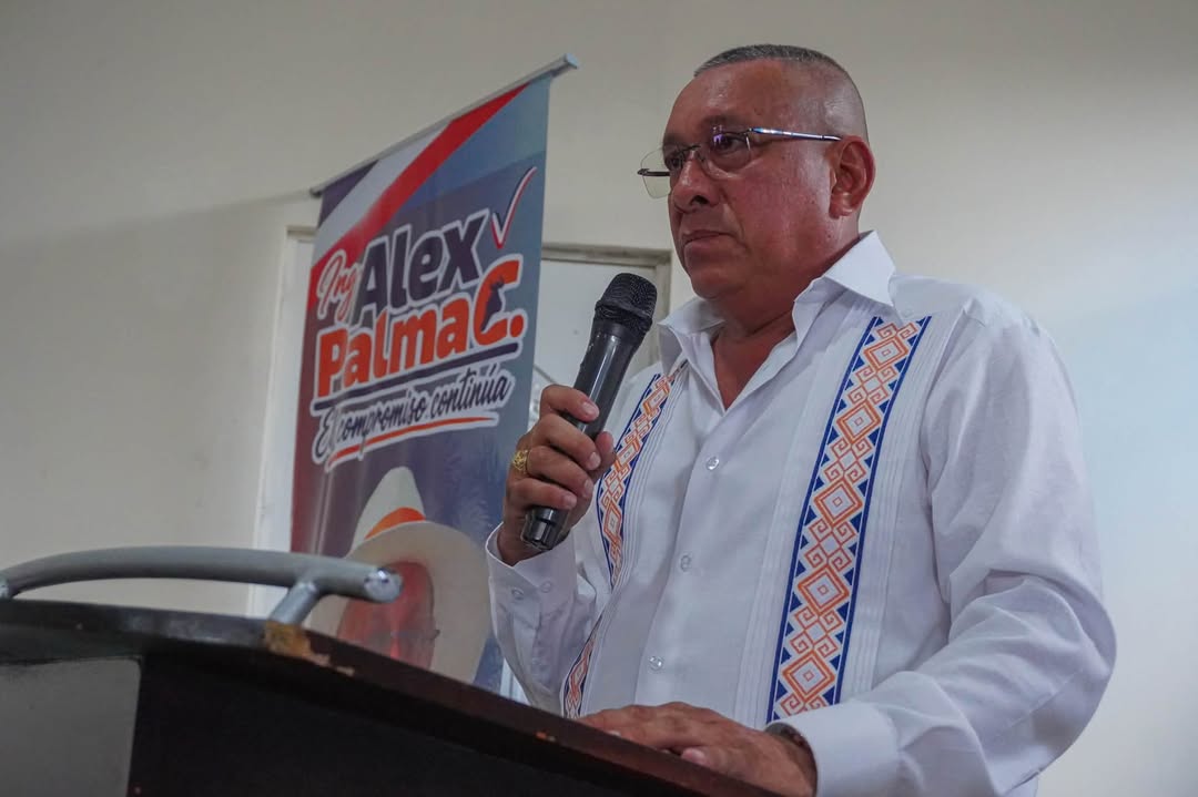 Homenajea a Carlos Luis Macías con salón multifuncional en General Vernaza