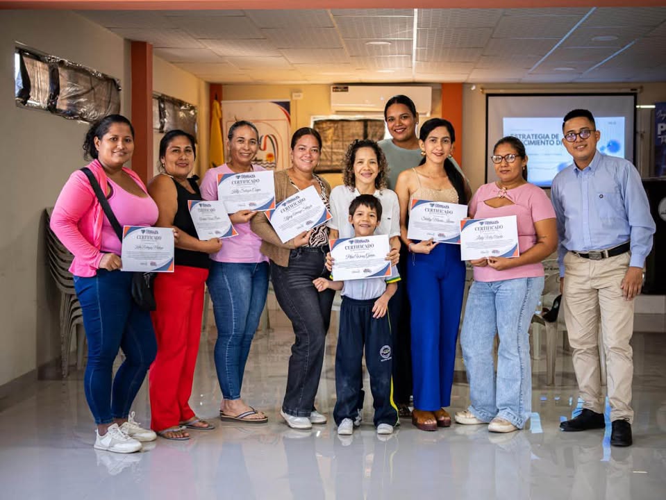 Vernaza cierra primera generación del curso Guayas Crea Digital para emprendedoras